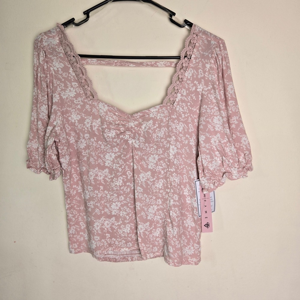 Crave Fame Pink Floral Milkmaid Crop Top Puff Sleeve Lace Trim Large NWT